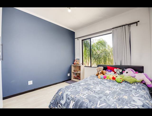 2 BEDROOM APARTMENT FOR SALE IN SUNNINGHILL